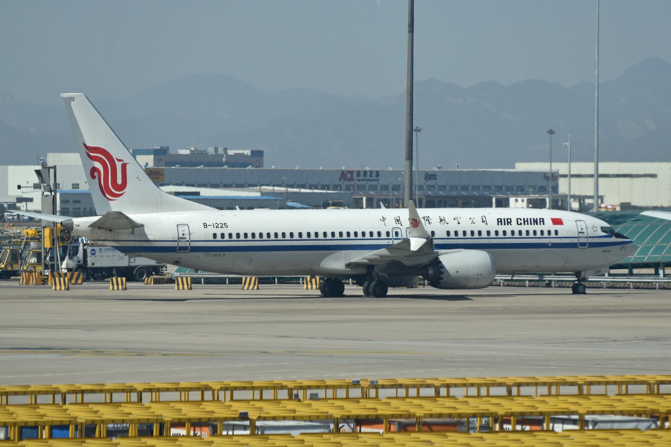 停在北京首都机场的 Air China Boeing 737 MAX 8。