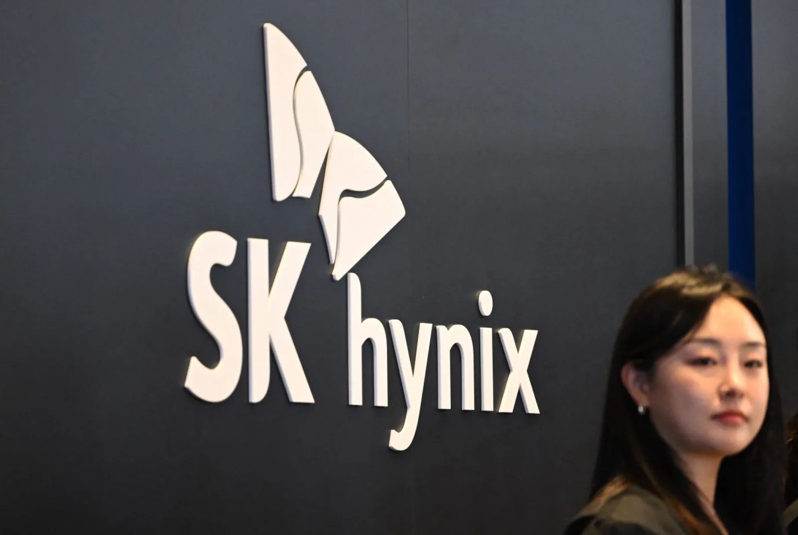 SK hynix 标识。